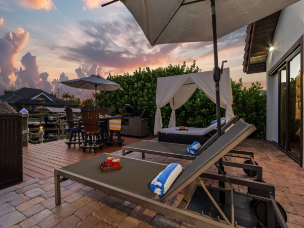 Ultimate Cape Coral Getaway - Luxury 3-Bedroom Pool Home